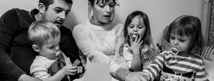 Reportage documentaire de famille en France - Région Rhône Alpes - Le coucher des enfants